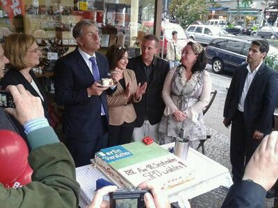 Angelika Schöttler, Klaus Wowereit, Dilek Kolat, Oliver Fey und Frau Behrens 